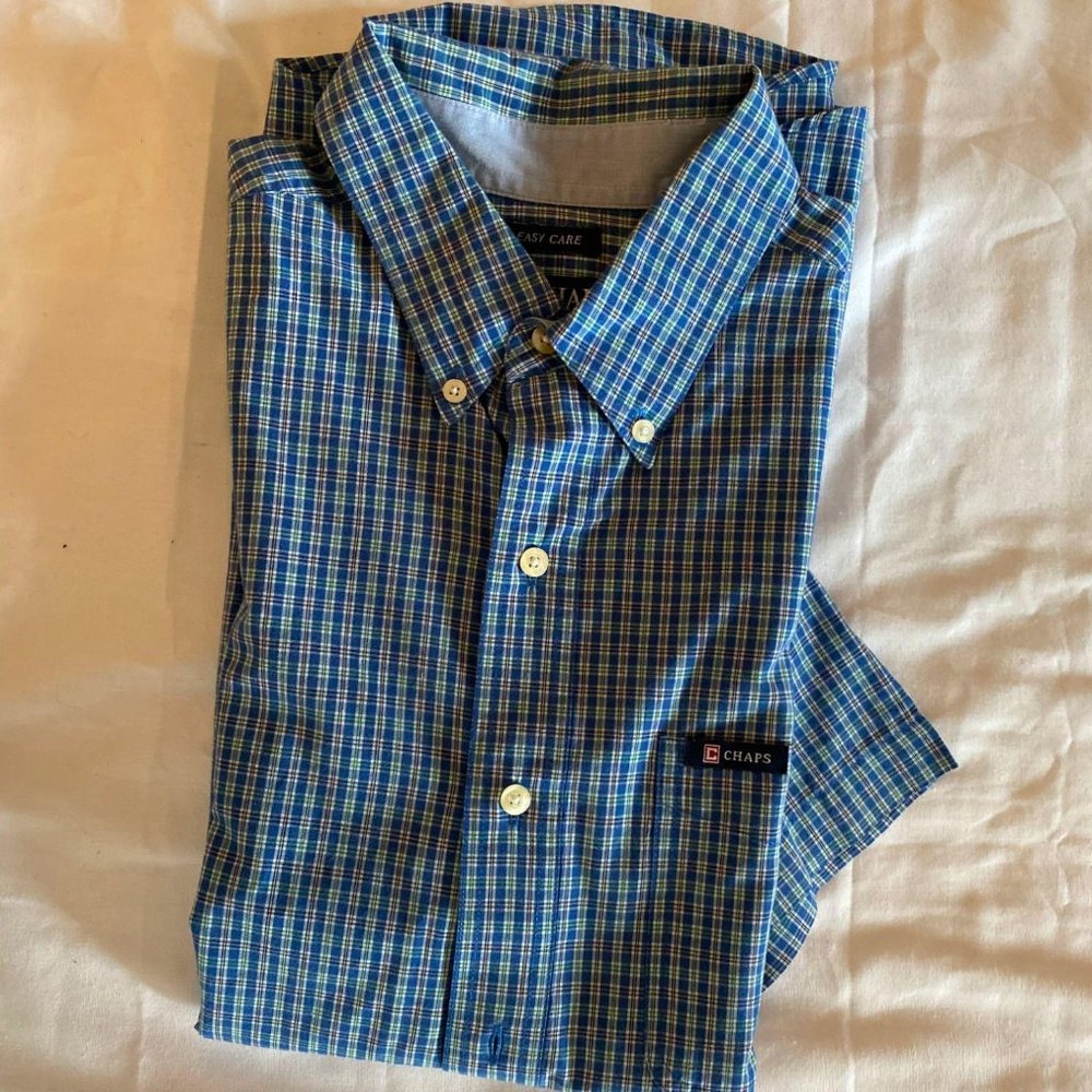Chaps Men’s blue short sleeve Button Up Shirt